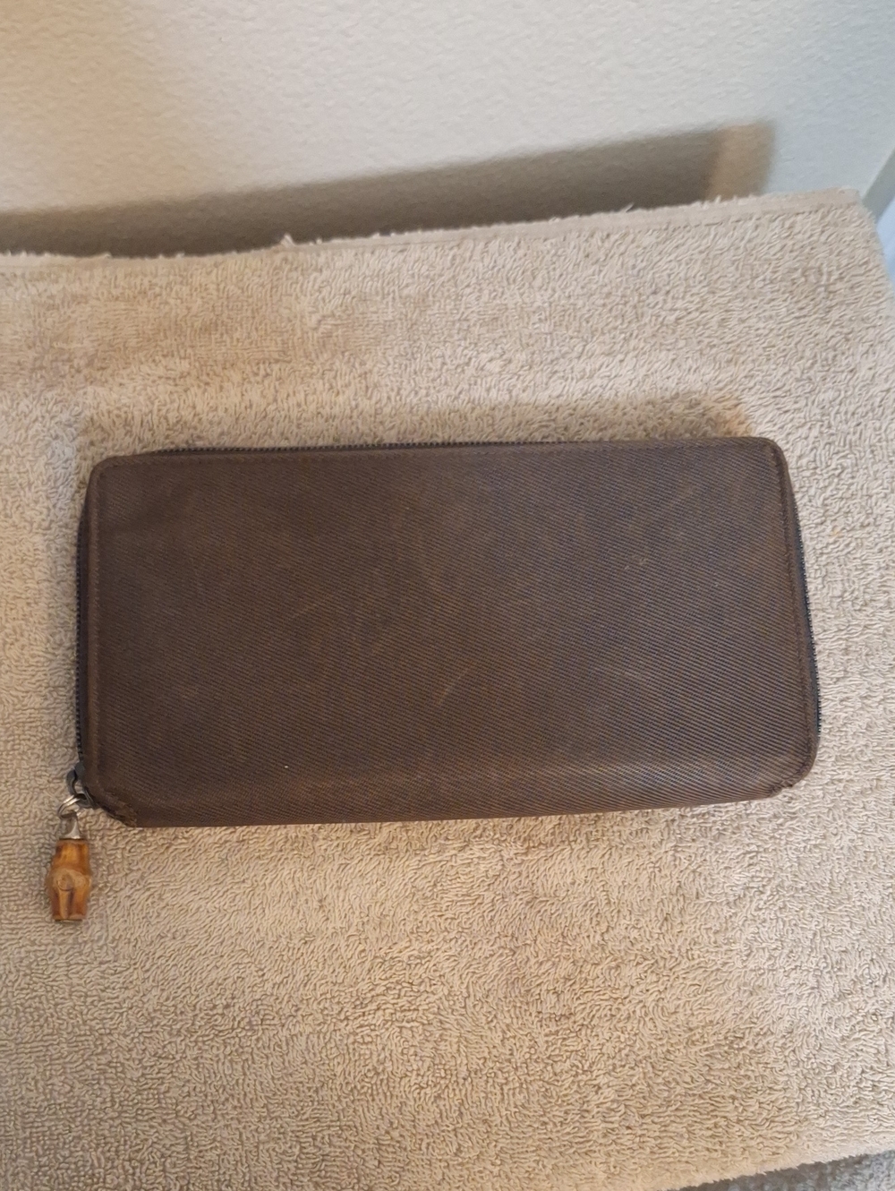 GUCCI Brown Zip Around Wallet
